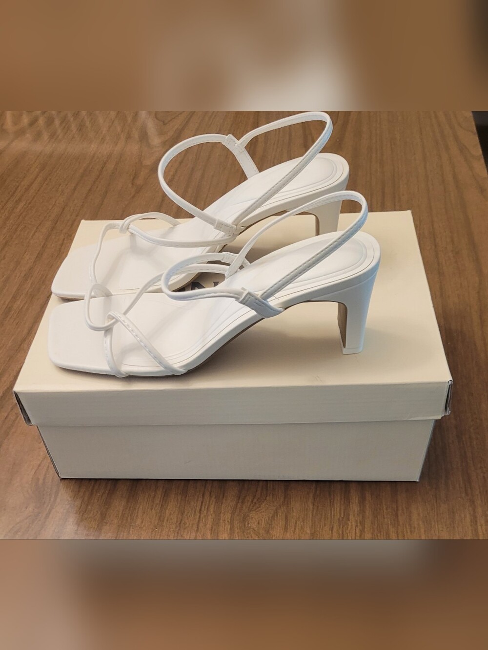 On 34th Women's Cloverr Strappy Block-Heel WHITE SANDALS, Brand New